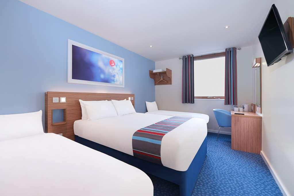 Travelodge Γκίλντφορντ Δωμάτιο φωτογραφία
