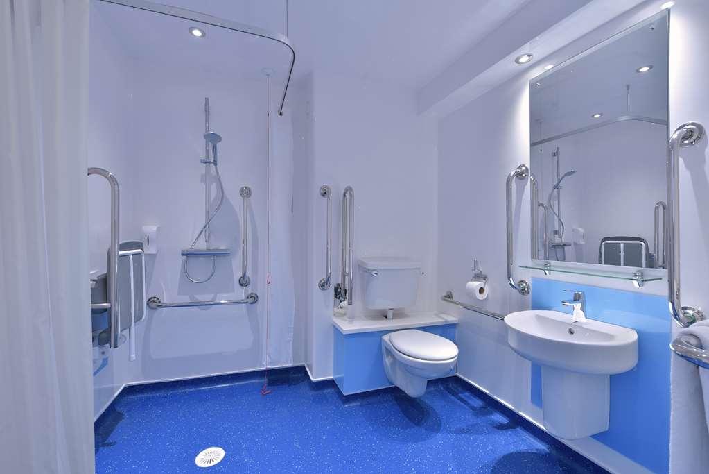 Travelodge Γκίλντφορντ Δωμάτιο φωτογραφία