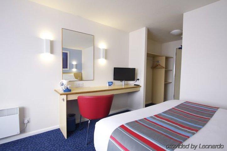 Travelodge Γκίλντφορντ Εξωτερικό φωτογραφία
