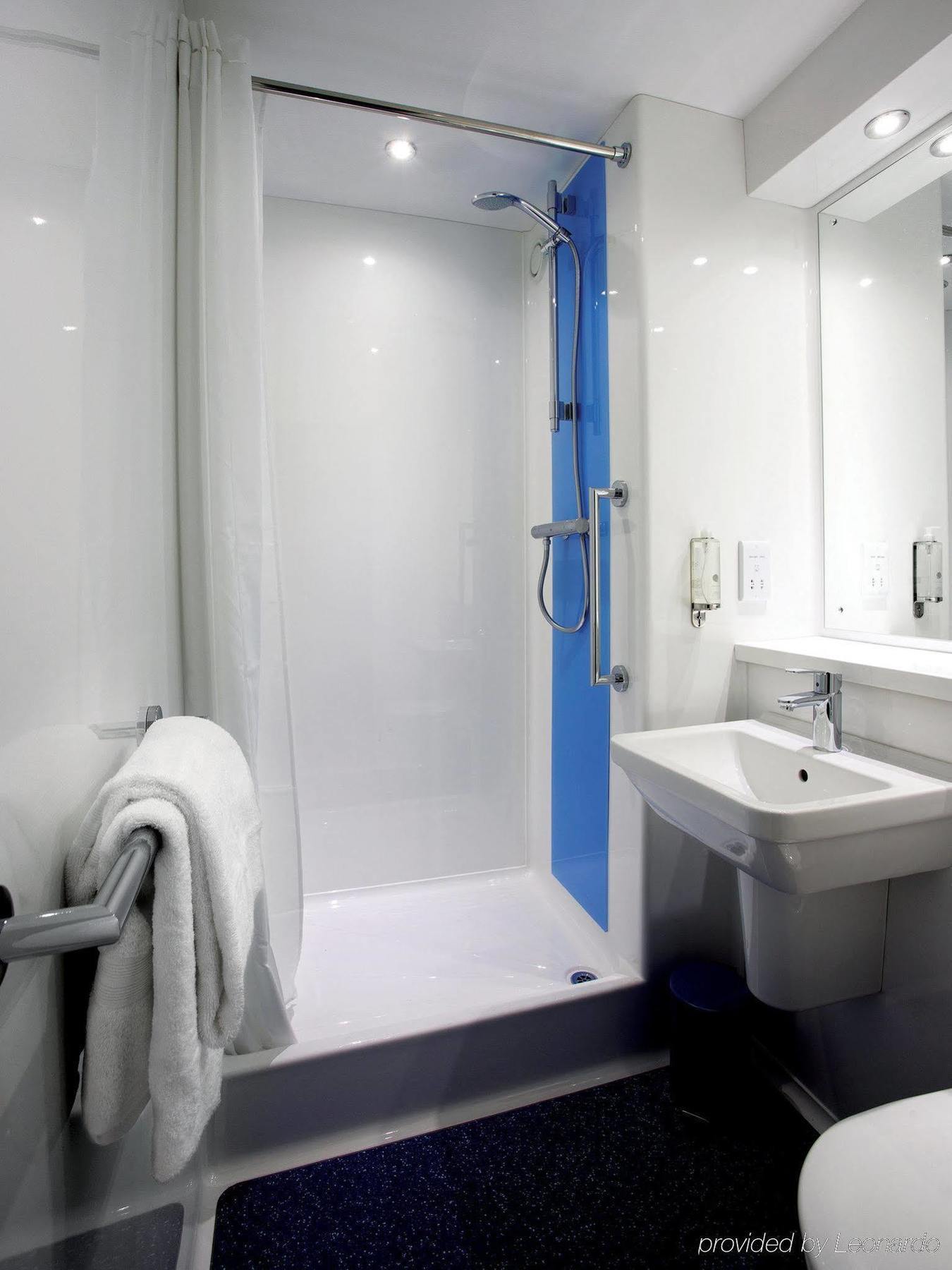 Travelodge Γκίλντφορντ Εξωτερικό φωτογραφία